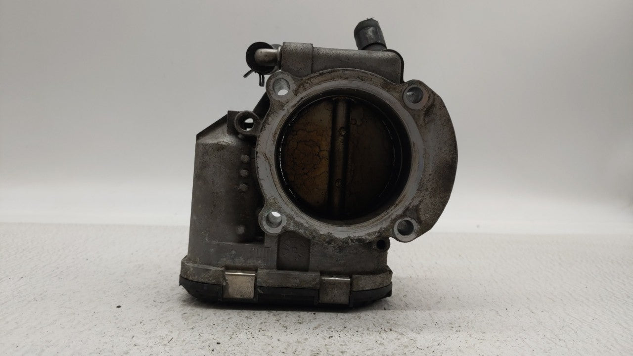 2012-2015 Kia Sorento Throttle Body P/N:35100-2G700 Fits Fits 2011 2012 2013 2014 2015 2016 OEM Used Auto Parts - Oemusedaut