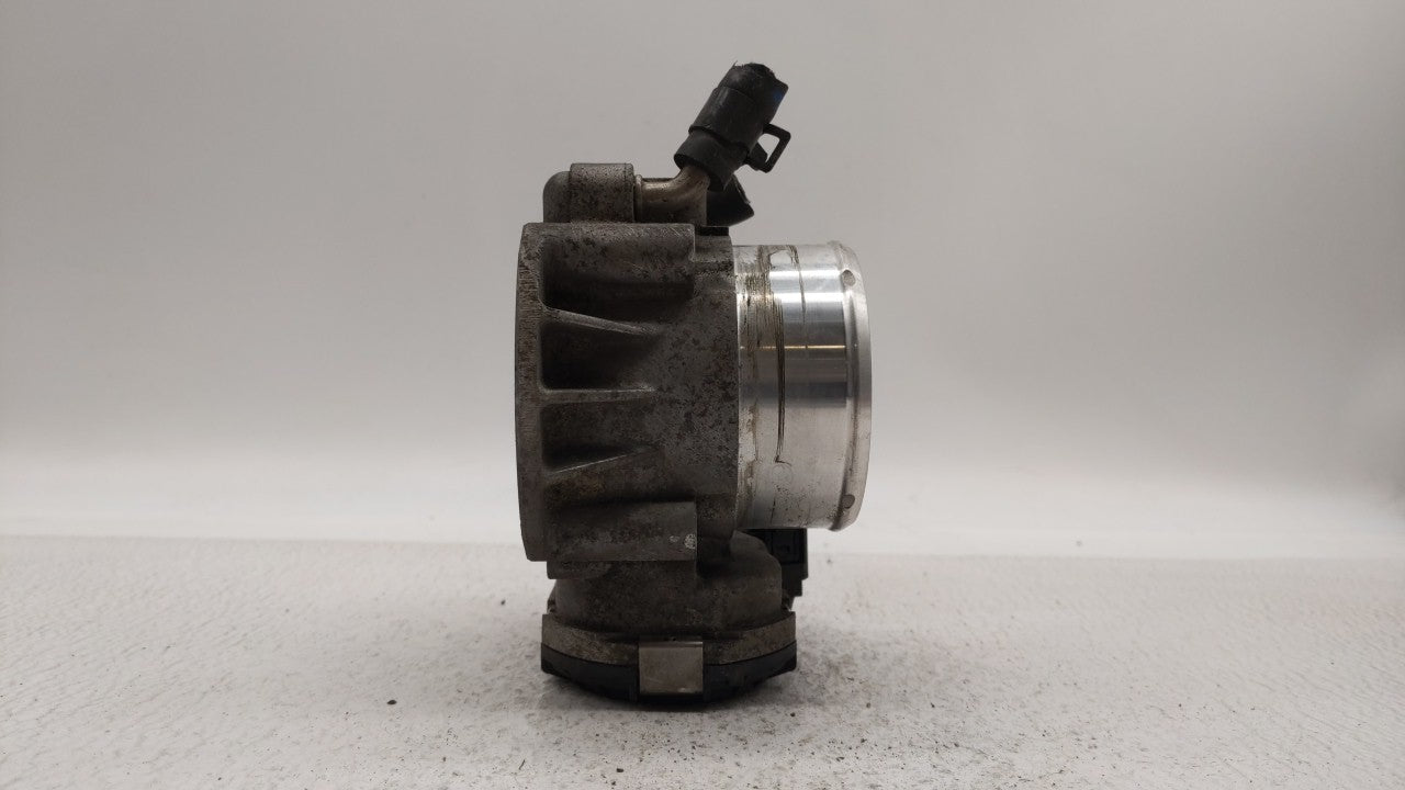 2012-2015 Kia Sorento Throttle Body P/N:35100-2G700 Fits Fits 2011 2012 2013 2014 2015 2016 OEM Used Auto Parts - Oemusedaut