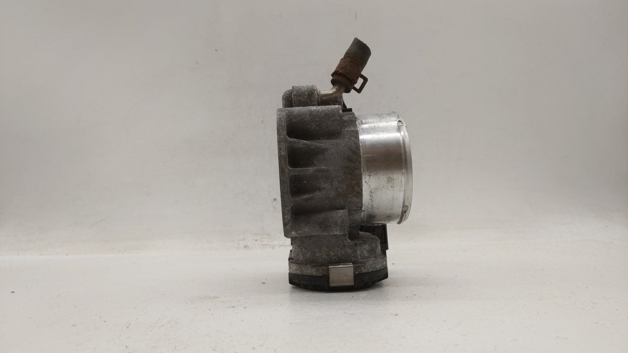 2012-2015 Kia Sorento Throttle Body P/N:35100-2G700 Fits Fits 2011 2012 2013 2014 2015 2016 OEM Used Auto Parts - Oemusedaut