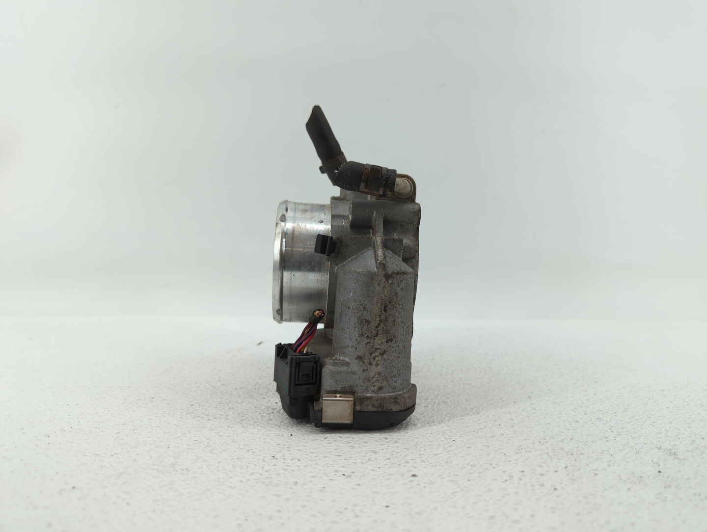 2012-2015 Kia Sorento Throttle Body P/N:904501 0001 35100-2G700 Fits Fits 2011 2012 2013 2014 2015 2016 OEM Used Auto Parts 