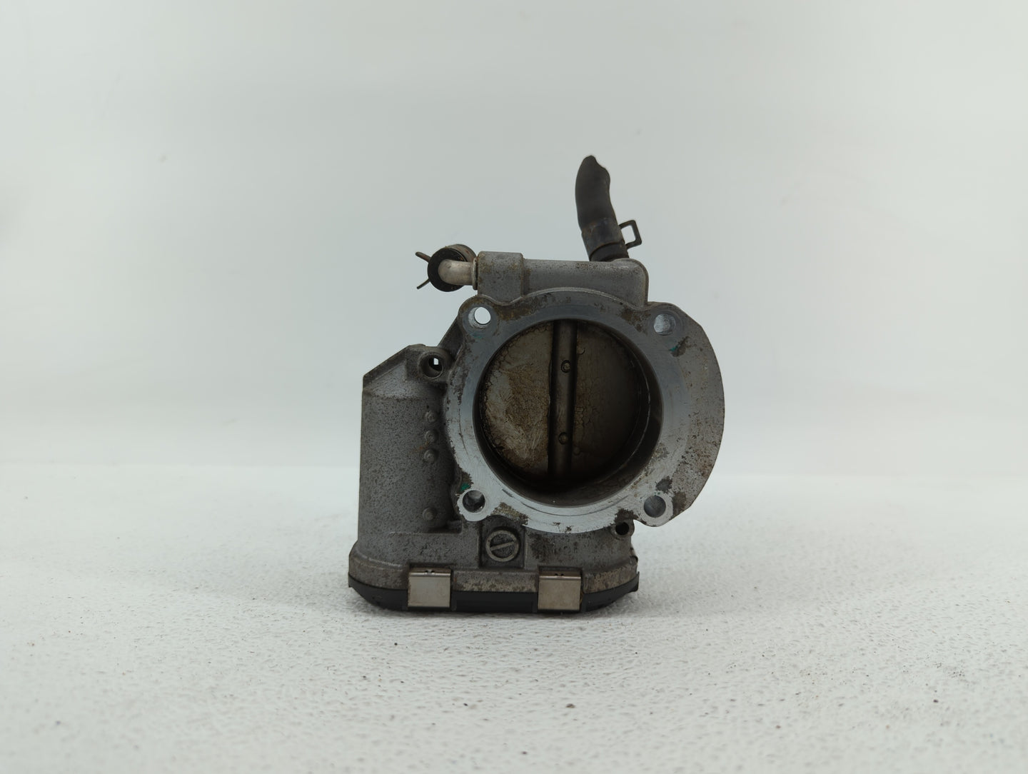 2012-2015 Kia Sorento Throttle Body P/N:904501 0001 35100-2G700 Fits Fits 2011 2012 2013 2014 2015 2016 OEM Used Auto Parts 