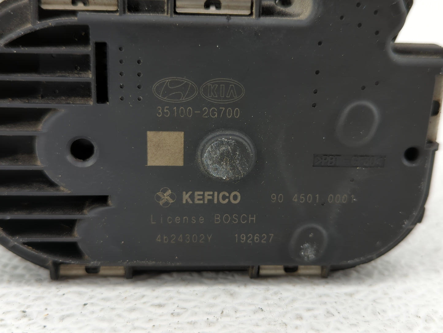 2012-2015 Kia Sorento Throttle Body P/N:904501 0001 35100-2G700 Fits Fits 2011 2012 2013 2014 2015 2016 OEM Used Auto Parts 