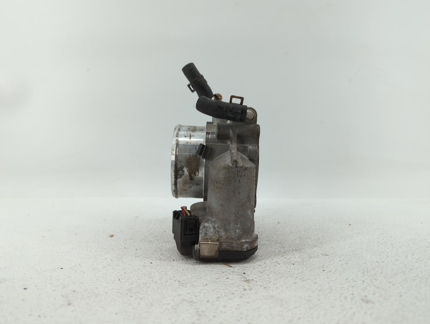 2012-2015 Kia Sorento Throttle Body P/N:904501 0001 35100-2G700 Fits Fits 2011 2012 2013 2014 2015 2016 OEM Used Auto Parts 