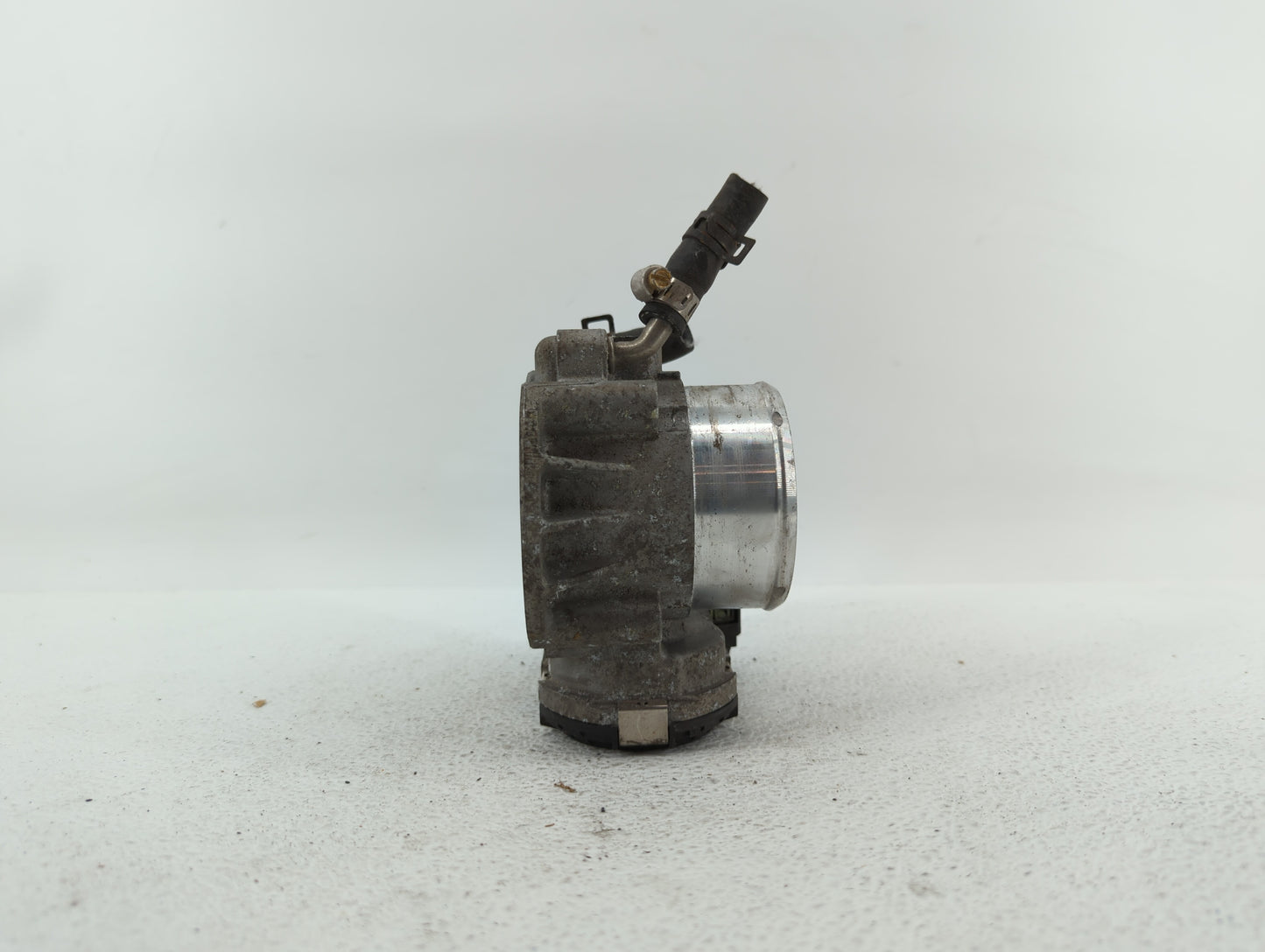 2012-2015 Kia Sorento Throttle Body P/N:904501 0001 35100-2G700 Fits Fits 2011 2012 2013 2014 2015 2016 OEM Used Auto Parts 