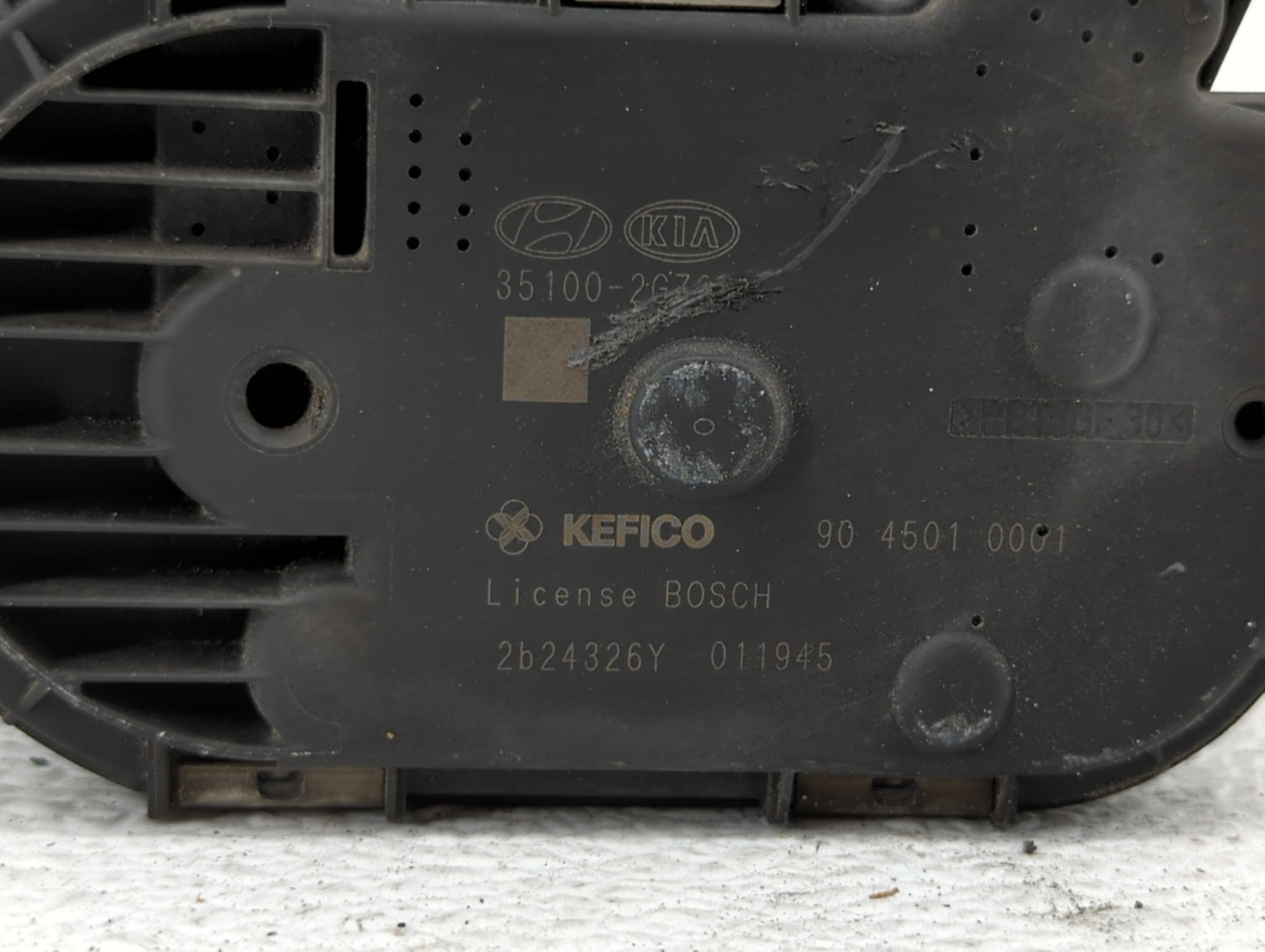 2012-2015 Kia Sorento Throttle Body P/N:904501 0001 35100-2G700 Fits Fits 2011 2012 2013 2014 2015 2016 OEM Used Auto Parts 