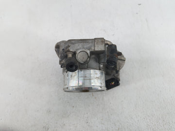 2012-2015 Kia Sorento Throttle Body P/N:35100-2G700 Fits Fits 2011 2012 2013 2014 2015 2016 OEM Used Auto Parts