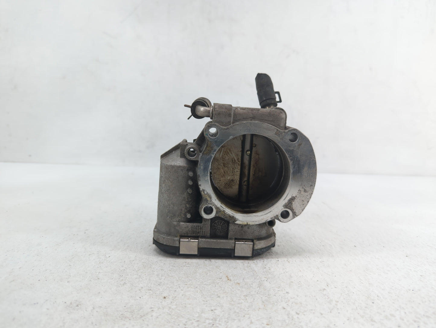 2012-2015 Kia Sorento Throttle Body P/N:35100-2G700 Fits Fits 2011 2012 2013 2014 2015 2016 OEM Used Auto Parts - Oemusedaut