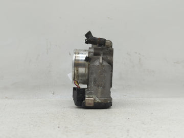 2012-2015 Kia Sorento Throttle Body P/N:35100-2G700 Fits Fits 2011 2012 2013 2014 2015 2016 OEM Used Auto Parts