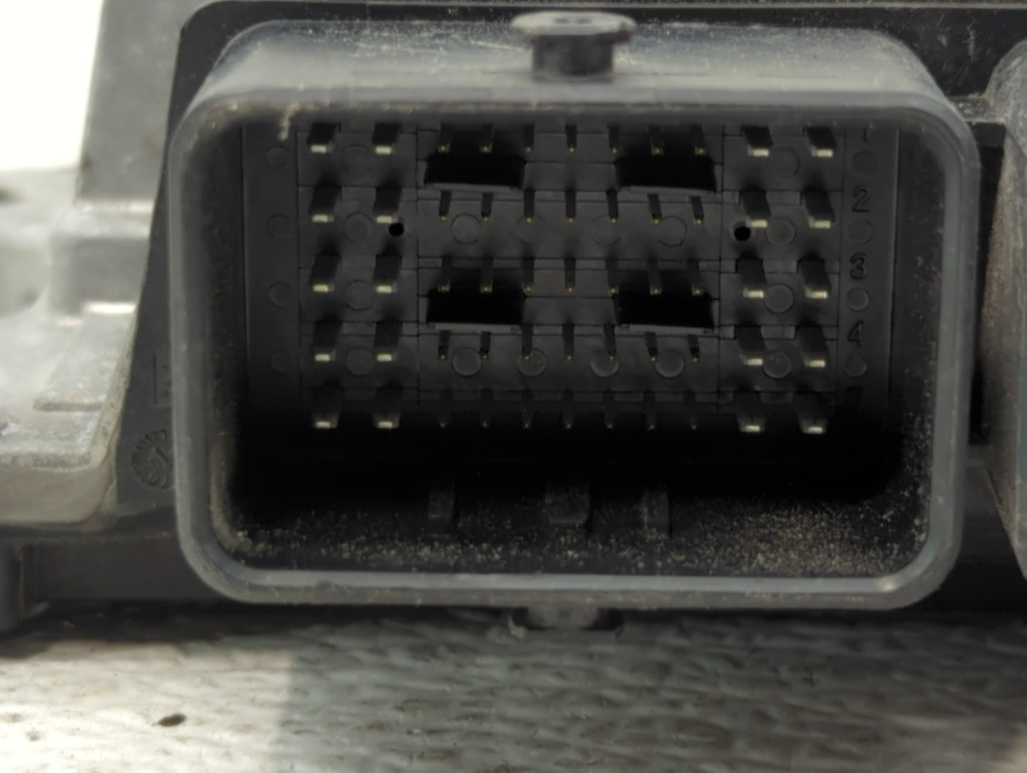 2012-2013 Kia Sorento PCM Engine Control Computer ECU ECM PCU OEM P/N:NEC043-631 Fits Fits 2012 2013 OEM Used Auto Parts - O