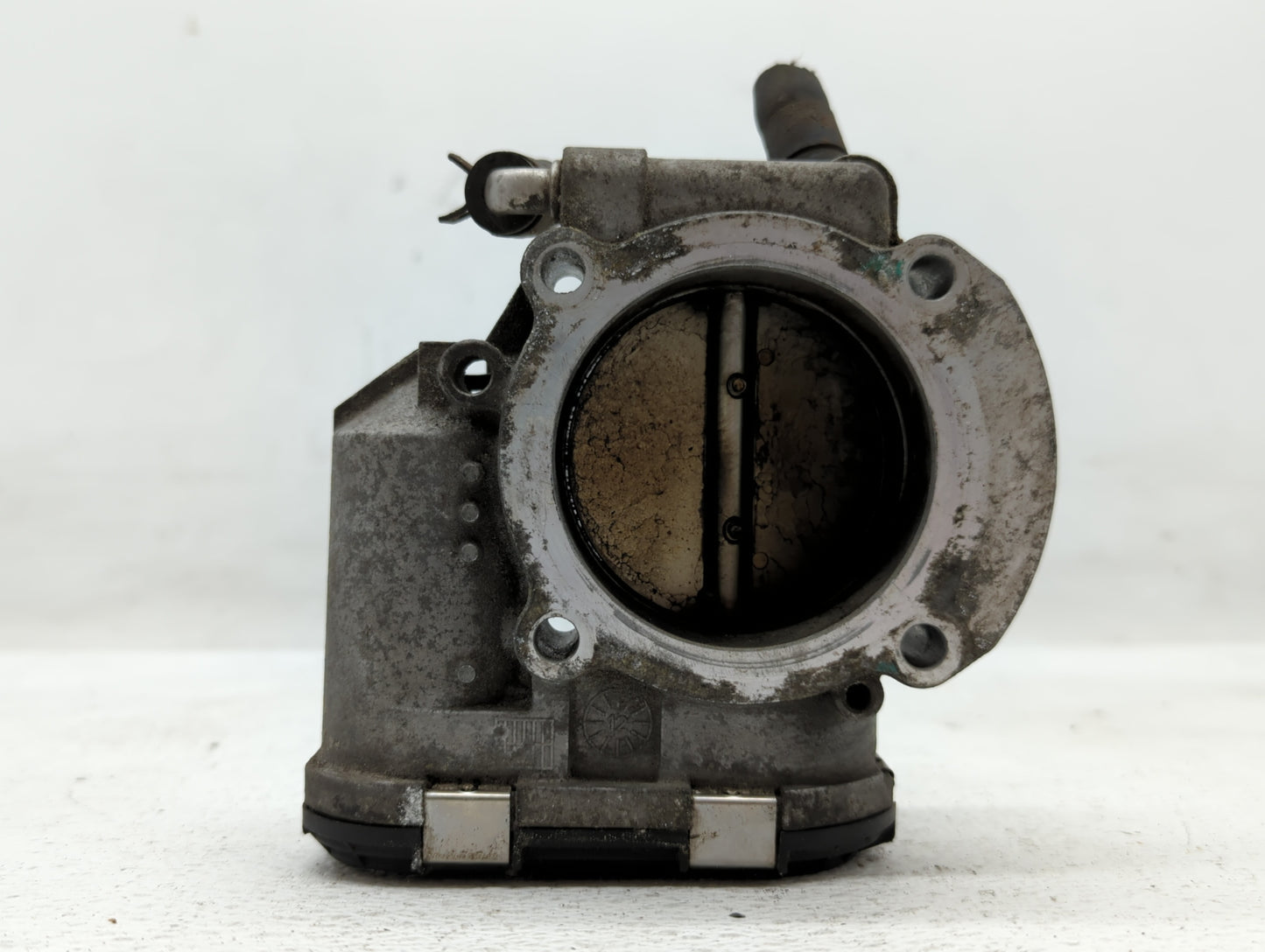 2012-2015 Kia Sorento Throttle Body P/N:35100-2G700 Fits Fits 2011 2012 2013 2014 2015 2016 OEM Used Auto Parts - Oemusedaut