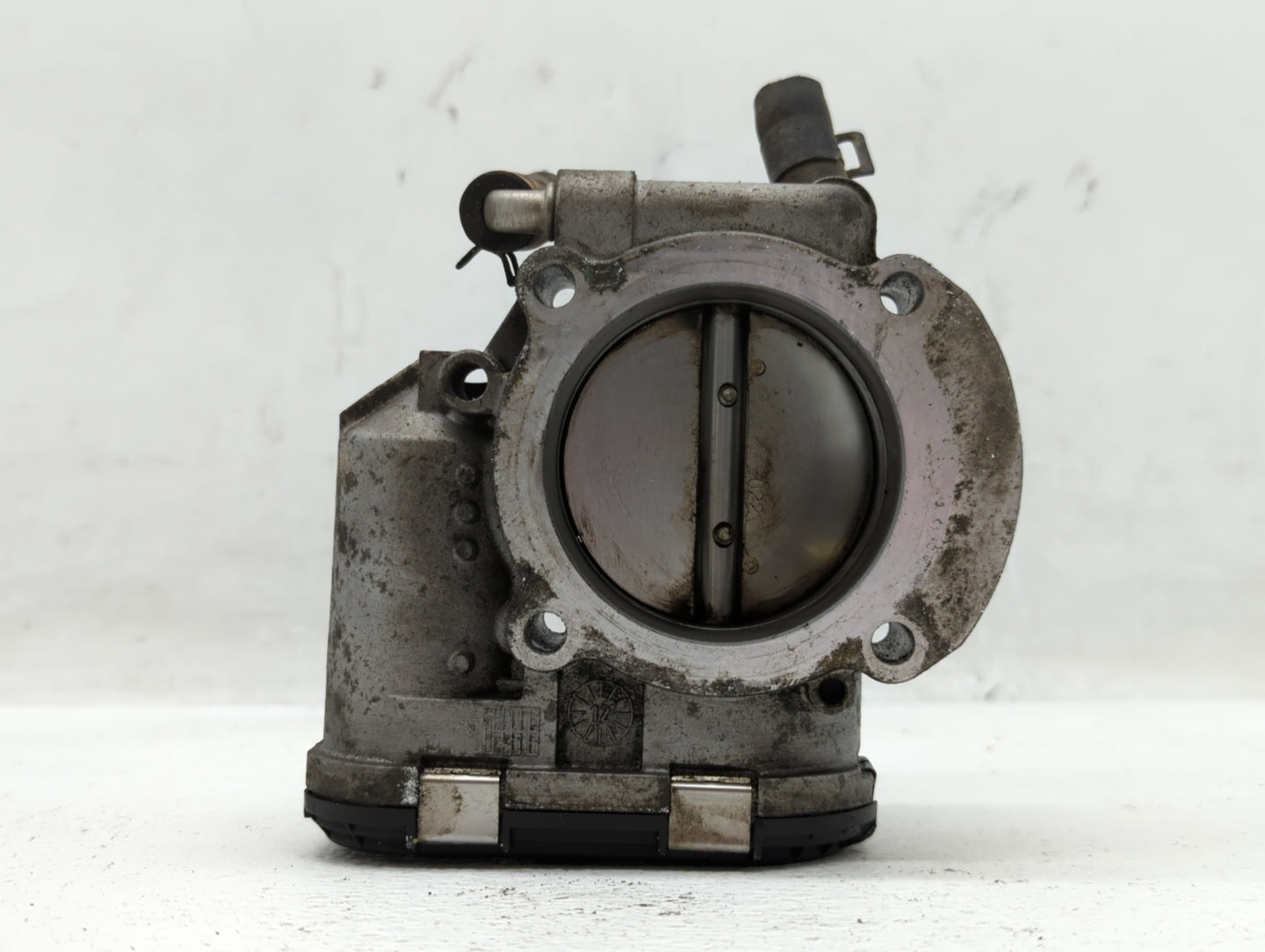 2012-2015 Kia Sorento Throttle Body P/N:35100-2G700 Fits Fits 2011 2012 2013 2014 2015 2016 OEM Used Auto Parts - Oemusedaut