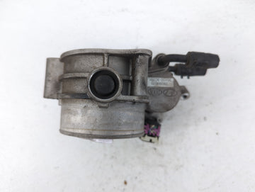2011-2013 Kia Sorento Throttle Body P/N:35100-3C700 28099075 Fits Fits 2010 2011 2012 2013 2014 OEM Used Auto Parts