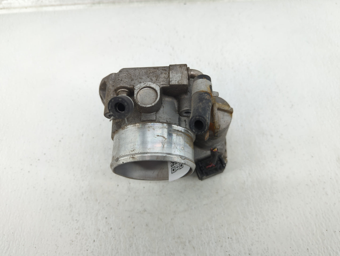 2012-2015 Kia Sorento Throttle Body P/N:35100-2G700 Fits Fits 2011 2012 2013 2014 2015 2016 OEM Used Auto Parts - Oemusedaut