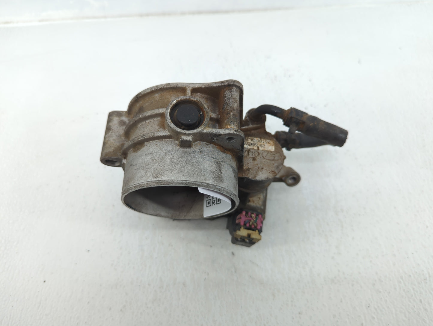 2011-2013 Kia Sorento Throttle Body P/N:35100-3C700 28099075 Fits Fits 2010 2011 2012 2013 2014 OEM Used Auto Parts - Oemuse