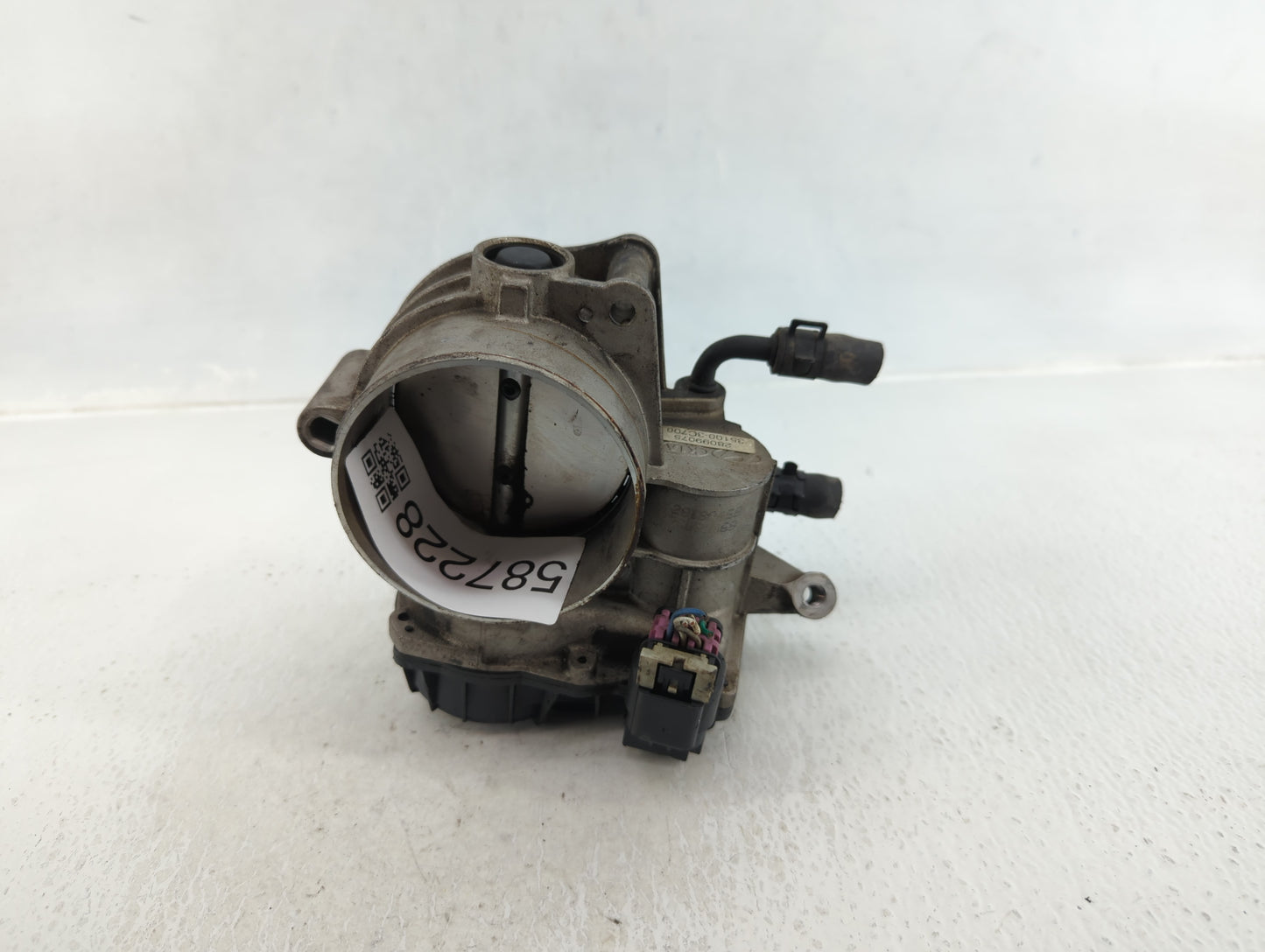 2011-2013 Kia Sorento Throttle Body P/N:35100-3C700 28099075 Fits Fits 2010 2011 2012 2013 2014 OEM Used Auto Parts - Oemuse