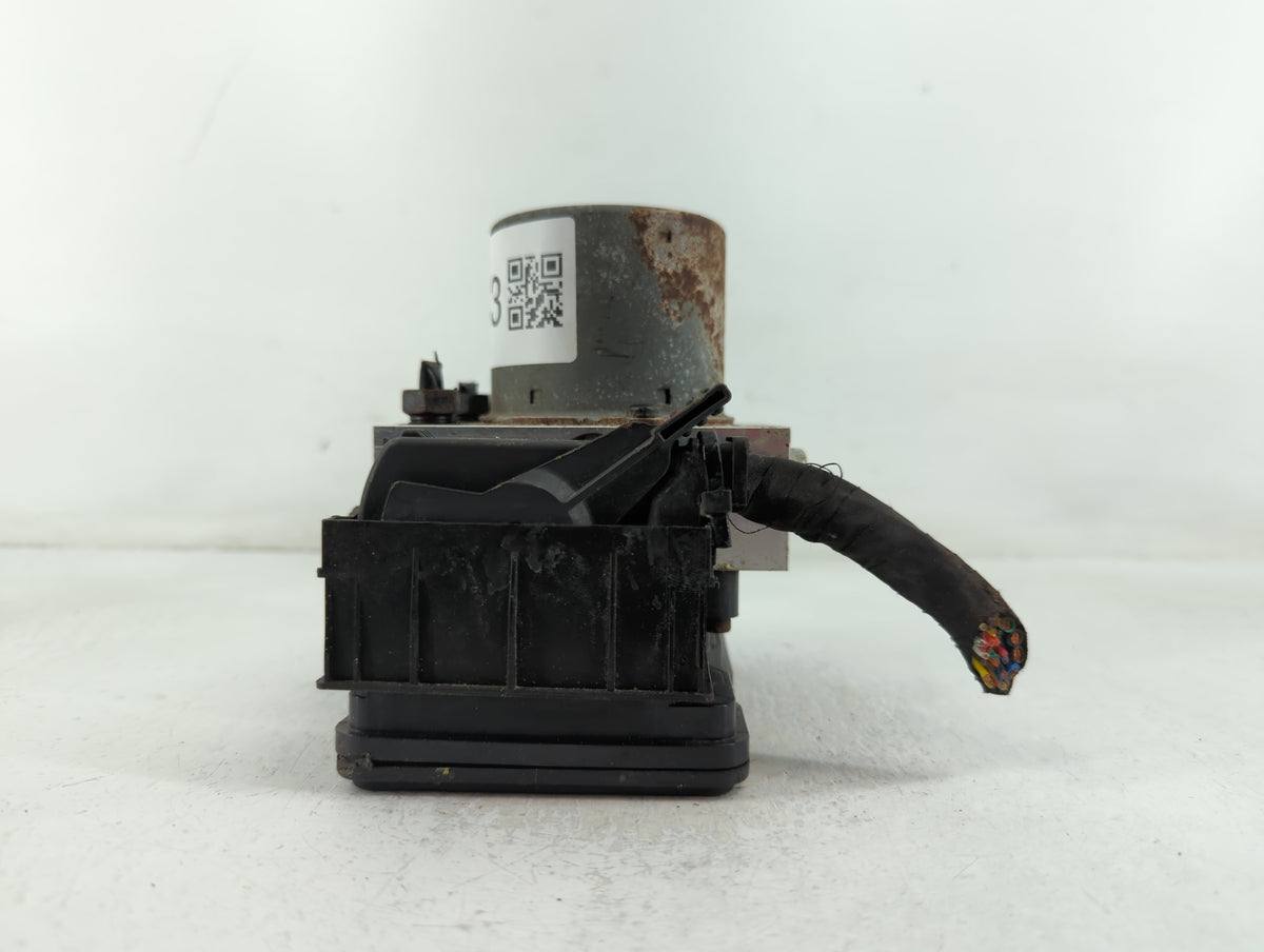 2013 Kia Sorento Anti-Lock Brake ABS Pump Module Actuator OEM P/N:BE6003L701 Fits OEM Used Auto Parts - Oemusedautoparts1.co