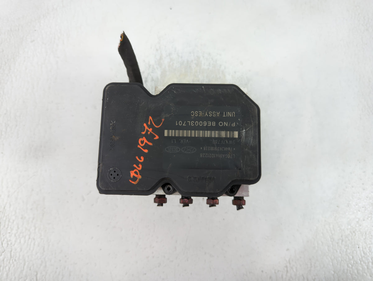 2013 Kia Sorento Anti-Lock Brake ABS Pump Module Actuator OEM P/N:BE6003L701 Fits OEM Used Auto Parts - Oemusedautoparts1.co