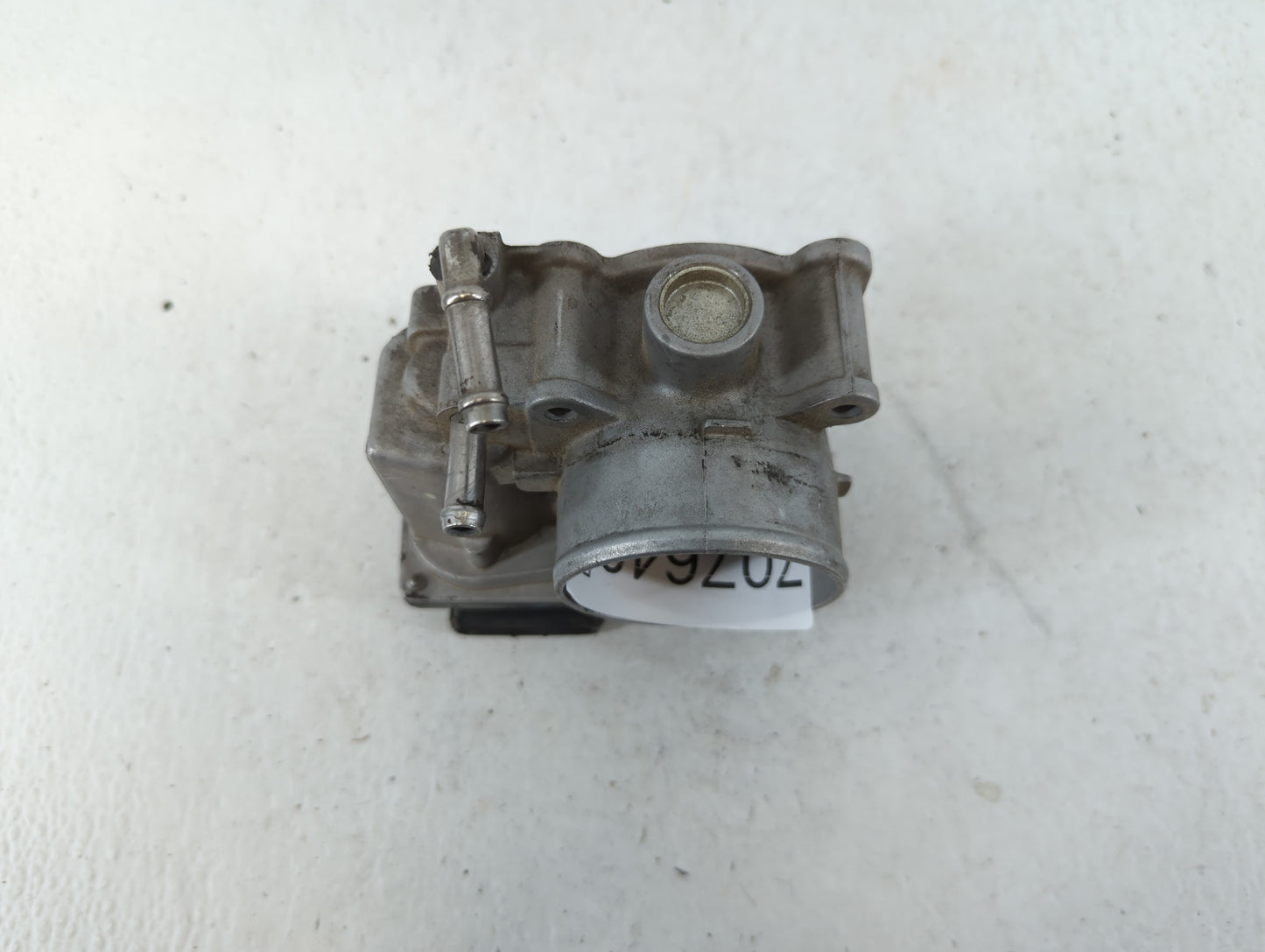 2011-2013 Kia Sorento Throttle Body P/N:22030-37010 Fits Fits 2010 2011 2012 2013 2014 OEM Used Auto Parts - Oemusedautopart