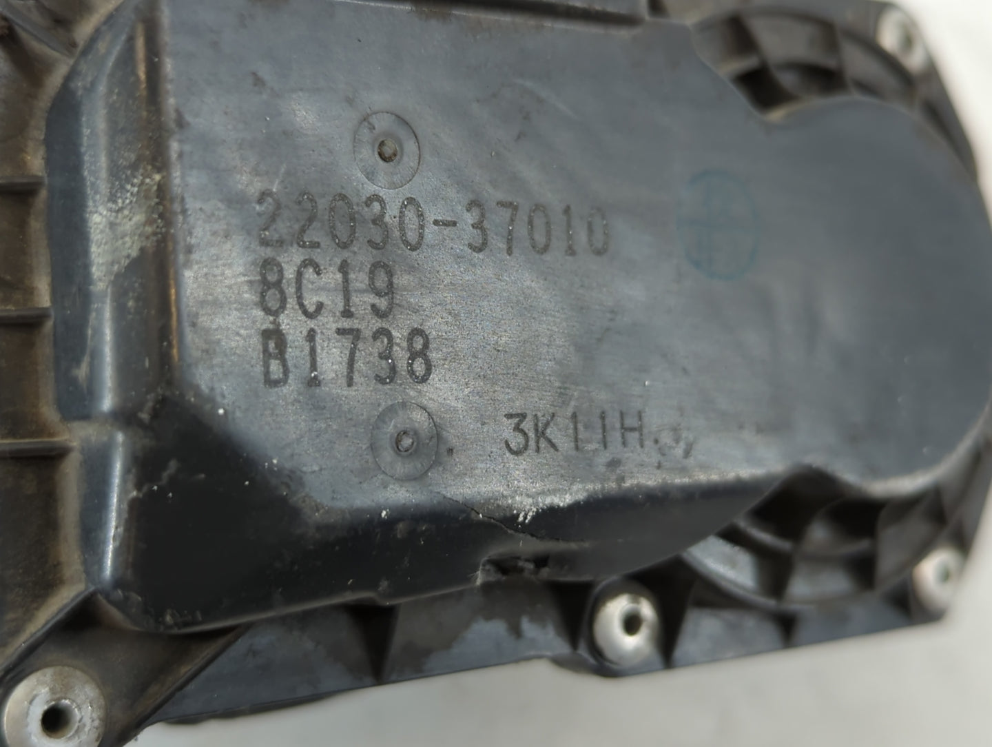 2011-2013 Kia Sorento Throttle Body P/N:22030-37010 Fits Fits 2010 2011 2012 2013 2014 OEM Used Auto Parts - Oemusedautopart