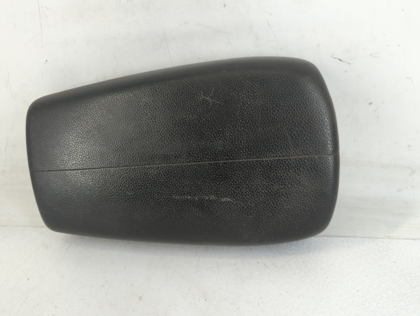 2013 Kia Sorento Center Console Armrest Cover Lid Fits OEM Used Auto Parts - Oemusedautoparts1.com