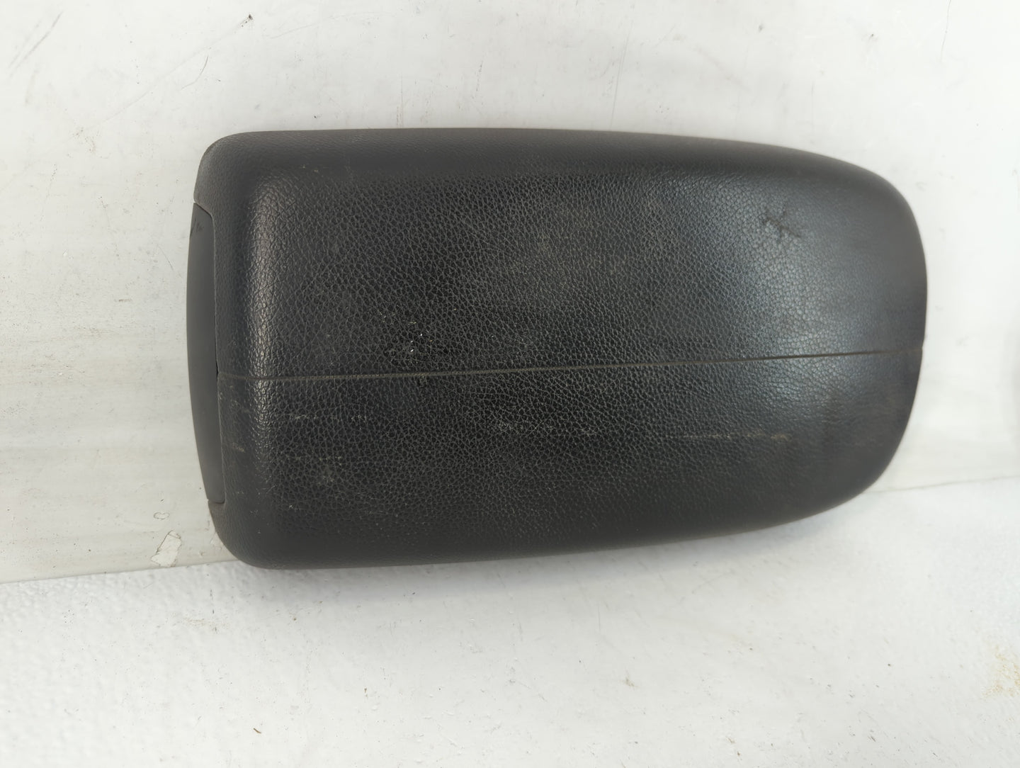 2013 Kia Sorento Center Console Armrest Cover Lid Fits OEM Used Auto Parts - Oemusedautoparts1.com