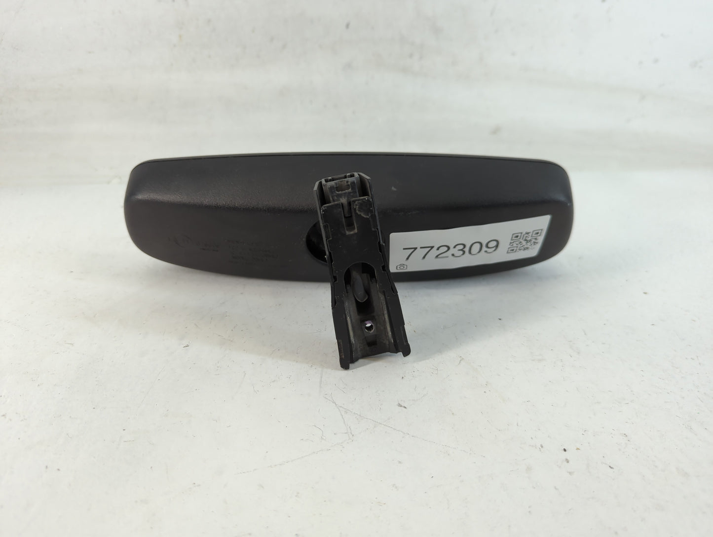 2011-2015 Kia Sorento Interior Rear View Mirror Replacement OEM P/N:E11026006 Fits OEM Used Auto Parts - Oemusedautoparts1.c
