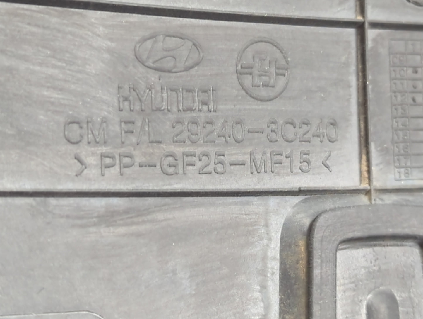 2013 Kia Sorento Engine Cover - Oemusedautoparts1.com