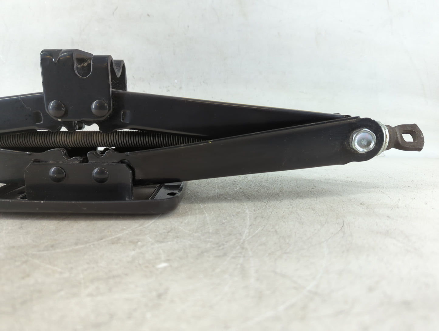 2013 Kia Sorento Spare Scissor Car Jack - Oemusedautoparts1.com