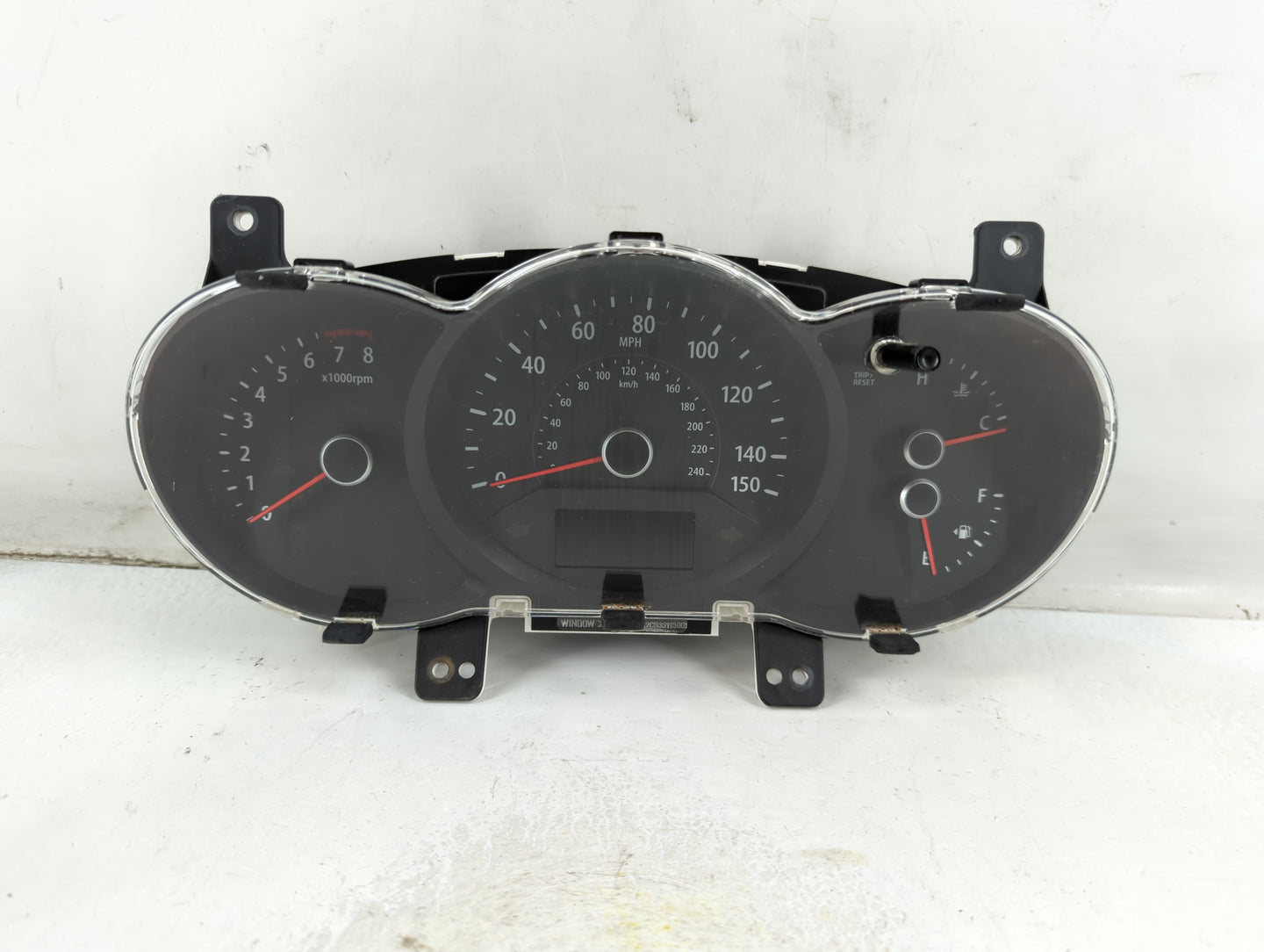 2011-2013 Kia Sorento Instrument Cluster Speedometer Gauges P/N:94001-1U001 Fits Fits 2011 2012 2013 OEM Used Auto Parts - O