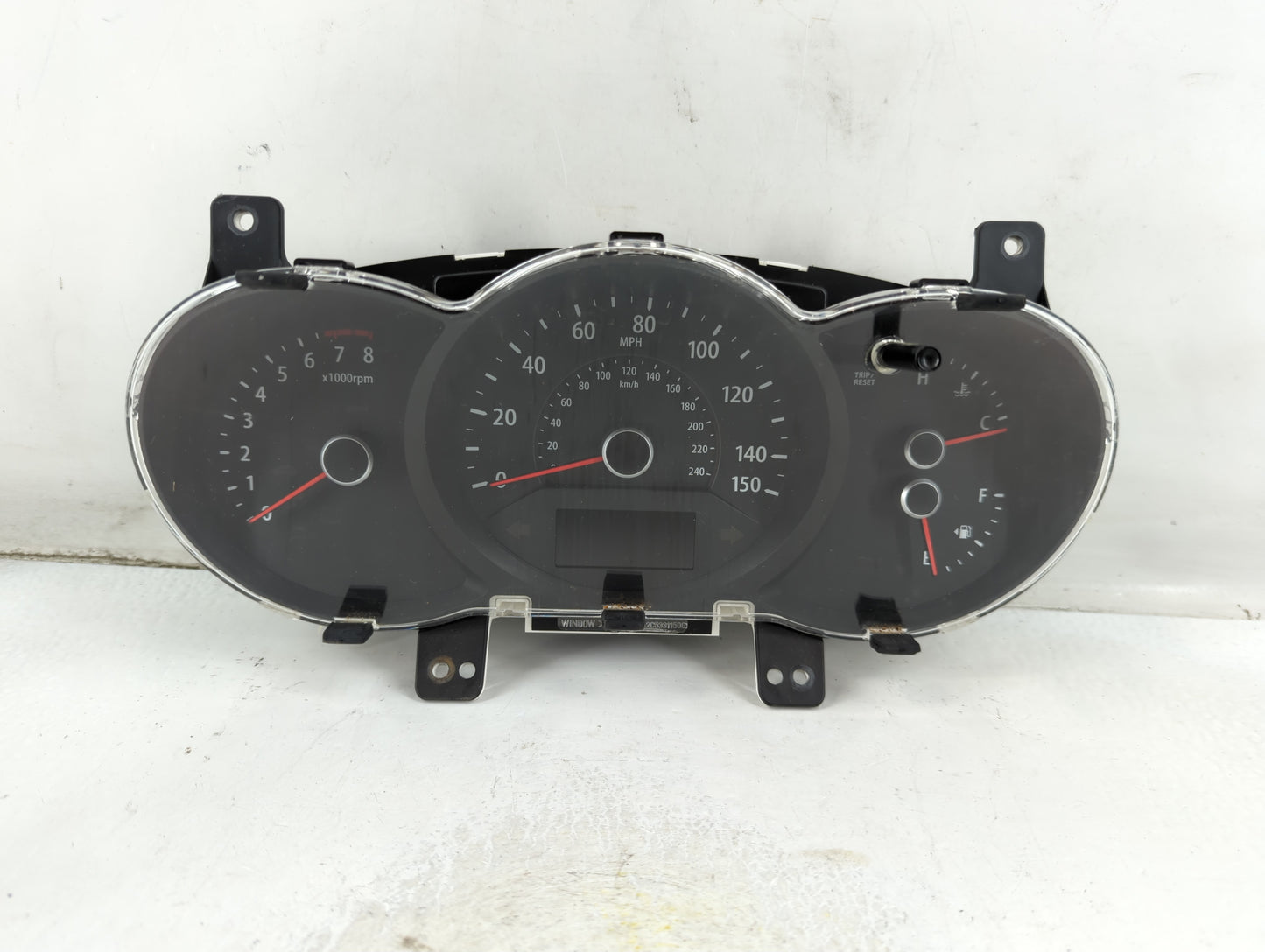 2011-2013 Kia Sorento Instrument Cluster Speedometer Gauges P/N:94001-1U001 Fits Fits 2011 2012 2013 OEM Used Auto Parts - O