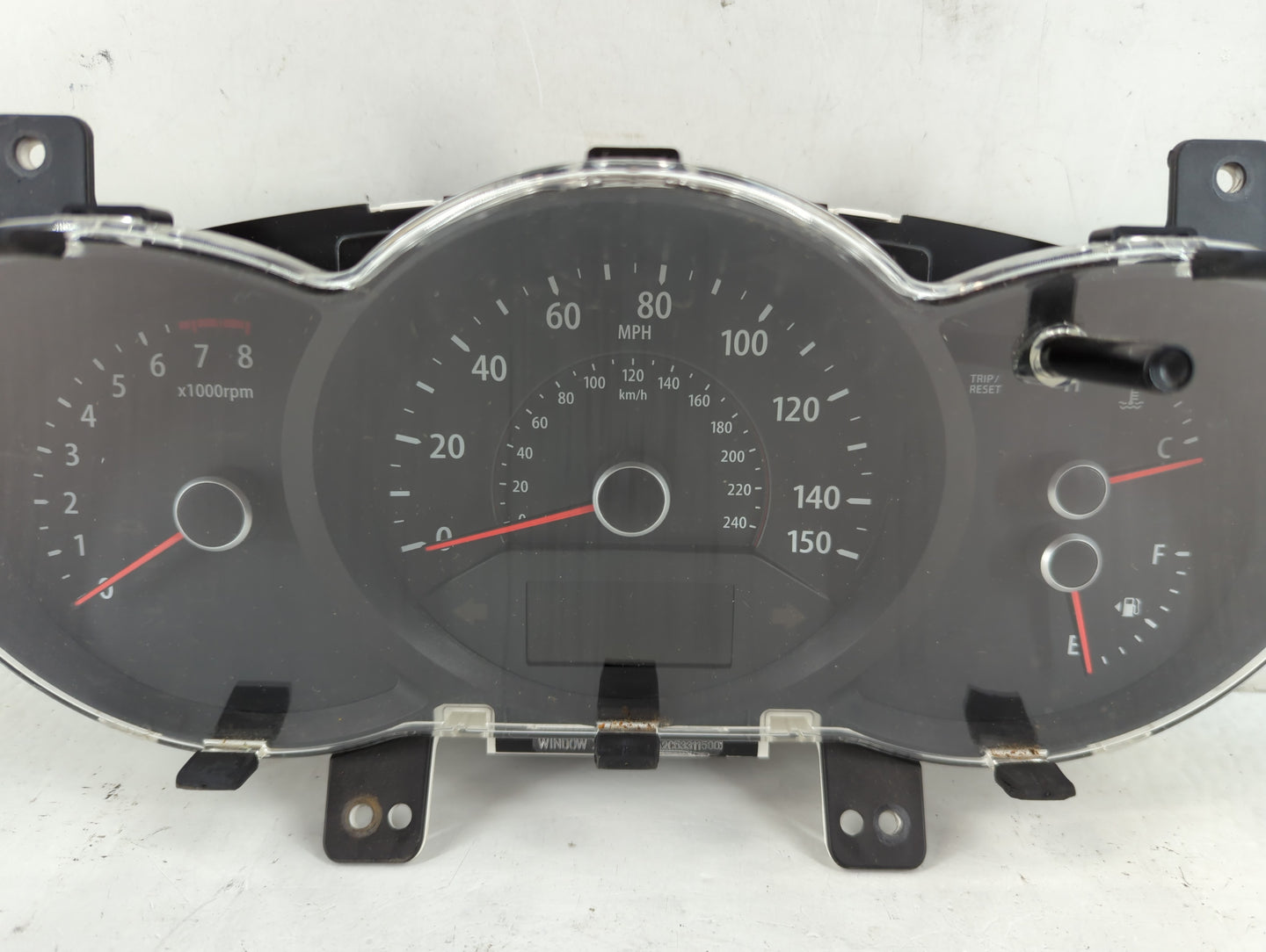 2011-2013 Kia Sorento Instrument Cluster Speedometer Gauges P/N:94001-1U001 Fits Fits 2011 2012 2013 OEM Used Auto Parts - O