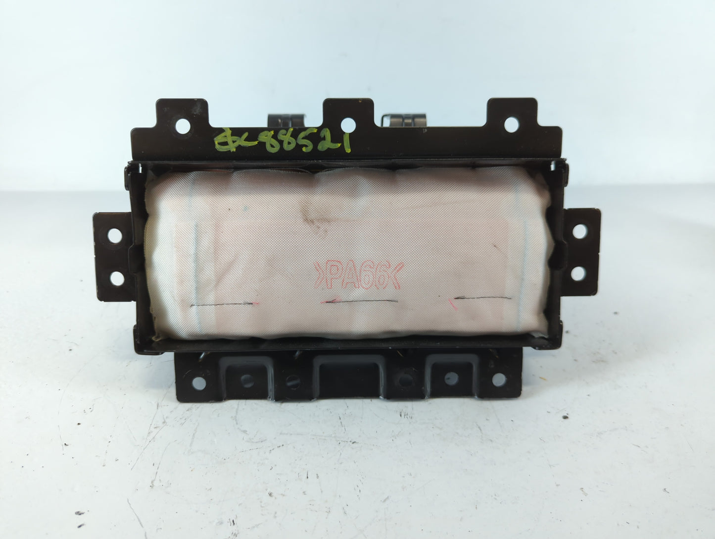 2012-2013 Kia Soul Air Bag Passenger Right Dashboard OEM P/N:84530 2KXXX Fits Fits 2012 2013 OEM Used Auto Parts - Oemusedau