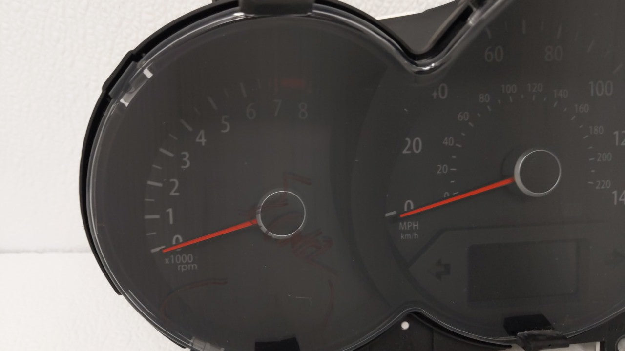 2012-2013 Kia Soul Instrument Cluster Speedometer Gauges P/N:94009-2K380 Fits Fits 2012 2013 OEM Used Auto Parts - Oemusedau