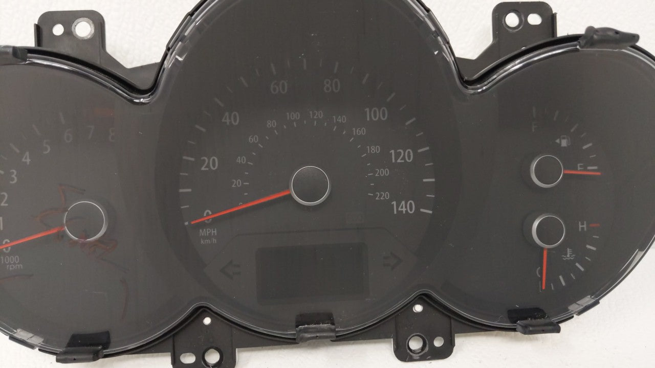 2012-2013 Kia Soul Instrument Cluster Speedometer Gauges P/N:94009-2K380 Fits Fits 2012 2013 OEM Used Auto Parts - Oemusedau