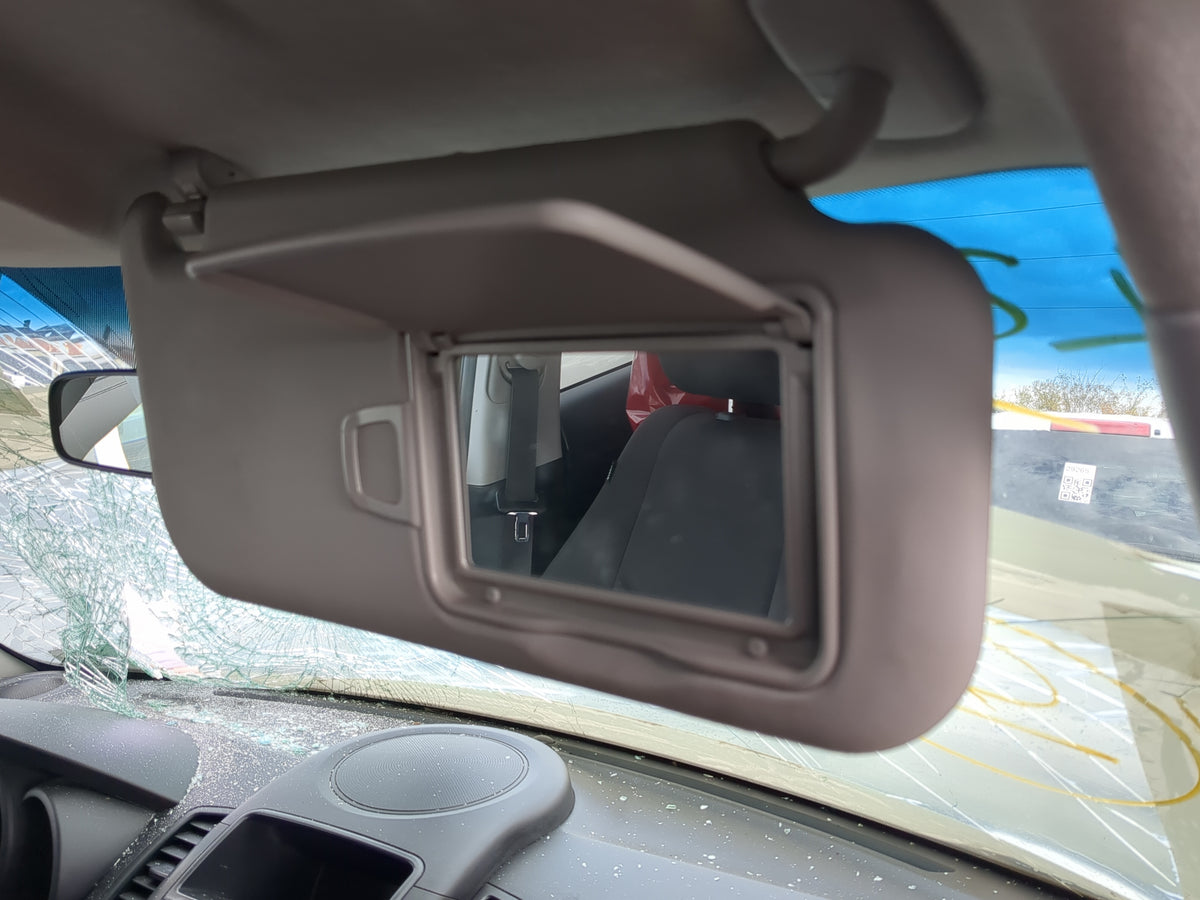 2010-2013 Kia Soul Sun Visor Shade Replacement Passenger Right Mirror Fits Fits 2010 2011 2012 2013 OEM Used Auto Parts - Oe