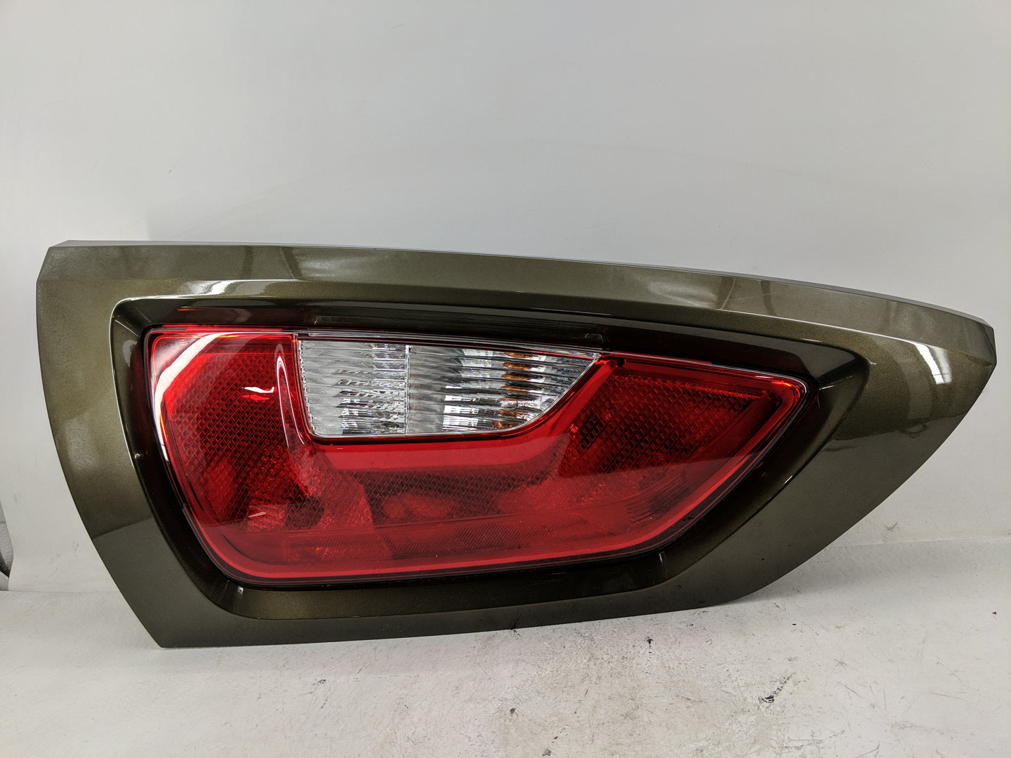 2012-2013 Kia Soul Tail Light Assembly Passenger Right OEM P/N:92402-2K5 Fits Fits 2012 2013 OEM Used Auto Parts - Oemusedau