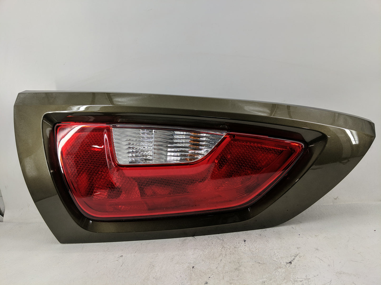 2012-2013 Kia Soul Tail Light Assembly Passenger Right OEM P/N:92402-2K5 Fits Fits 2012 2013 OEM Used Auto Parts - Oemusedau