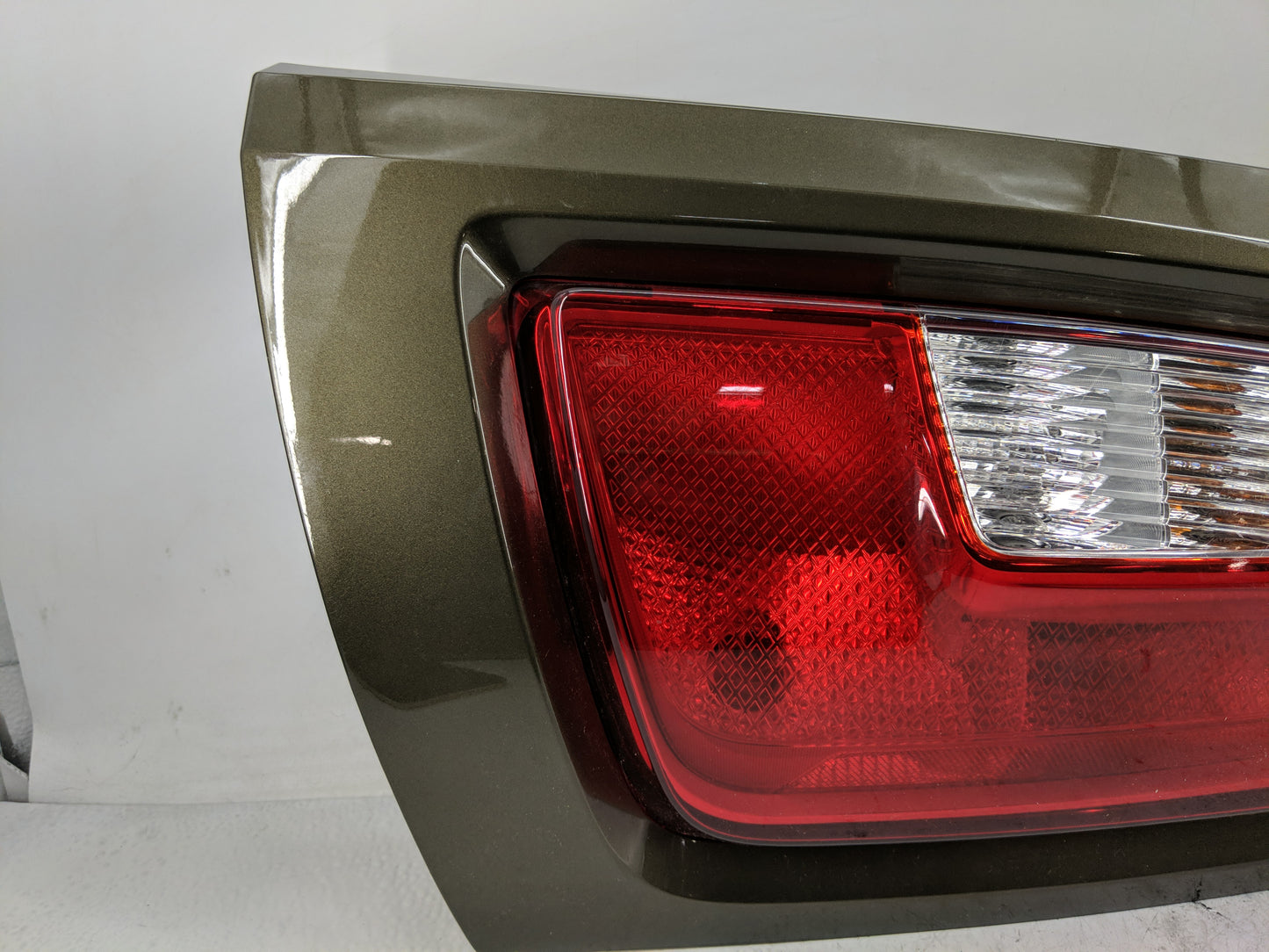 2012-2013 Kia Soul Tail Light Assembly Passenger Right OEM P/N:92402-2K5 Fits Fits 2012 2013 OEM Used Auto Parts - Oemusedau