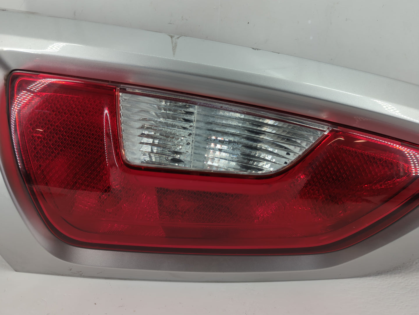 2012-2013 Kia Soul Tail Light Assembly Passenger Right OEM P/N:92402-2K5 Fits Fits 2012 2013 OEM Used Auto Parts - Oemusedau