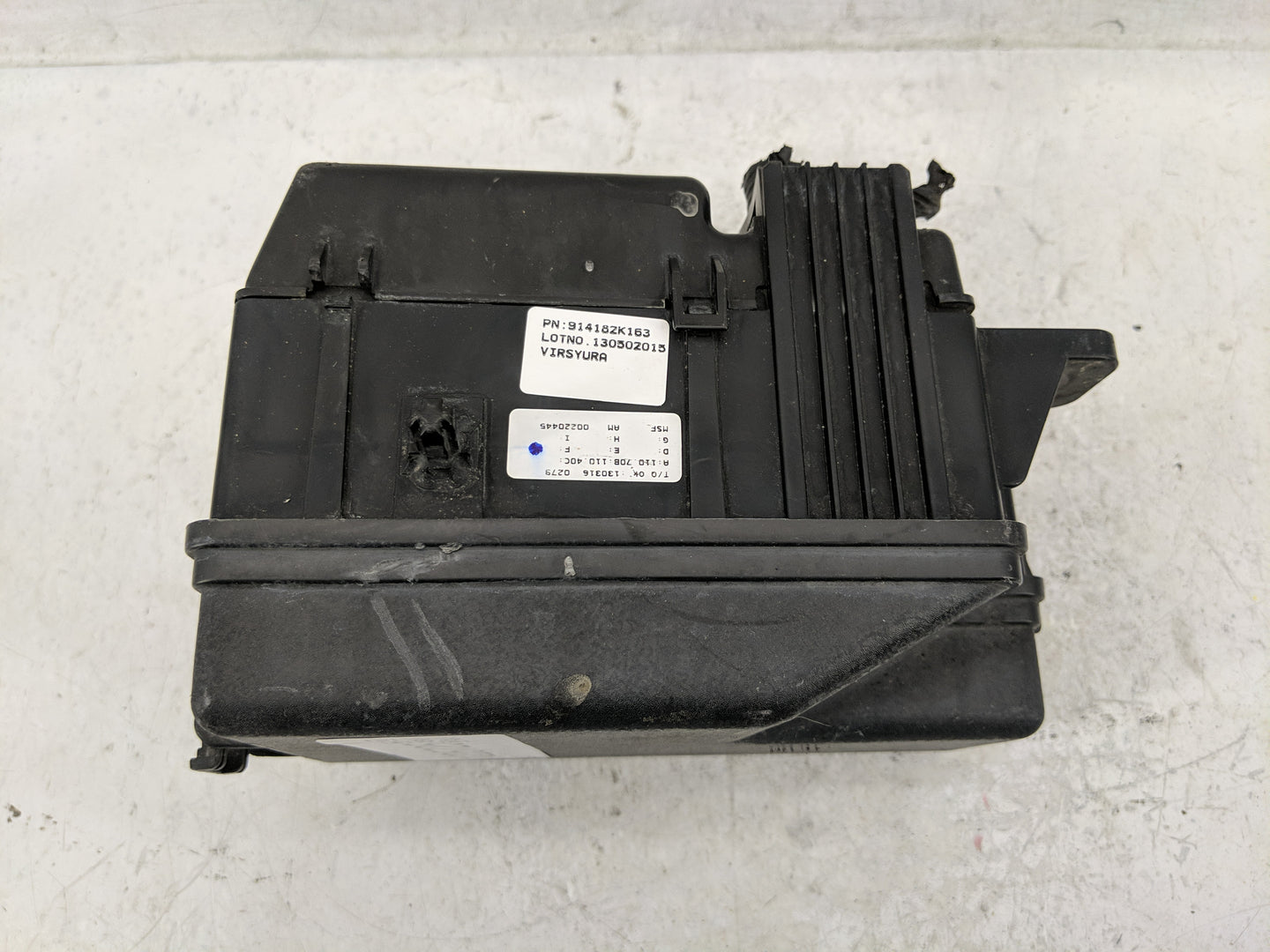 2012-2013 Kia Soul Fusebox Fuse Box Panel Relay Module P/N:914182K163 91307 2S480 Fits Fits 2012 2013 OEM Used Auto Parts - 