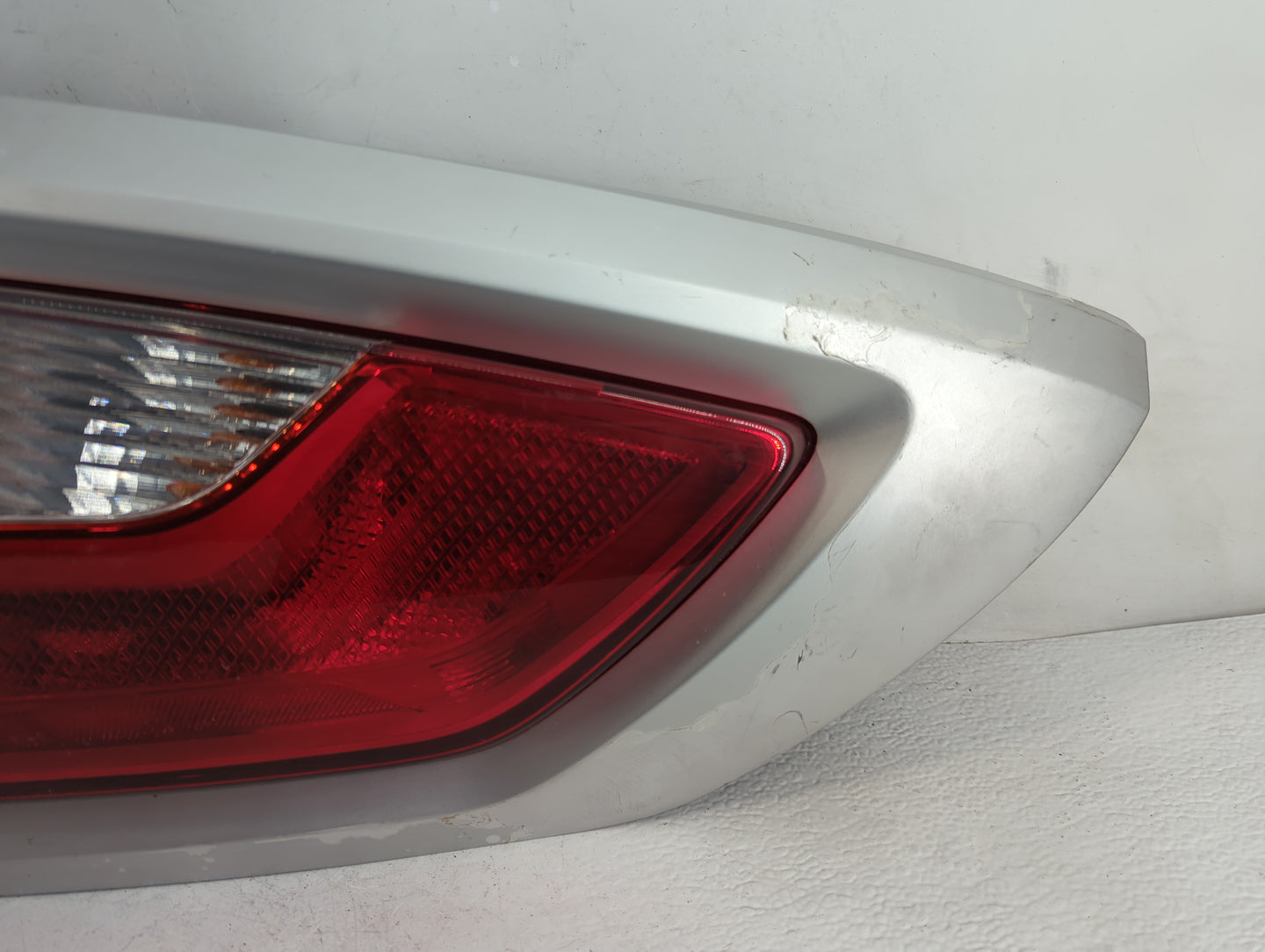 2012-2013 Kia Soul Tail Light Assembly Passenger Right OEM P/N:92402-2K5 Fits Fits 2012 2013 OEM Used Auto Parts - Oemusedau