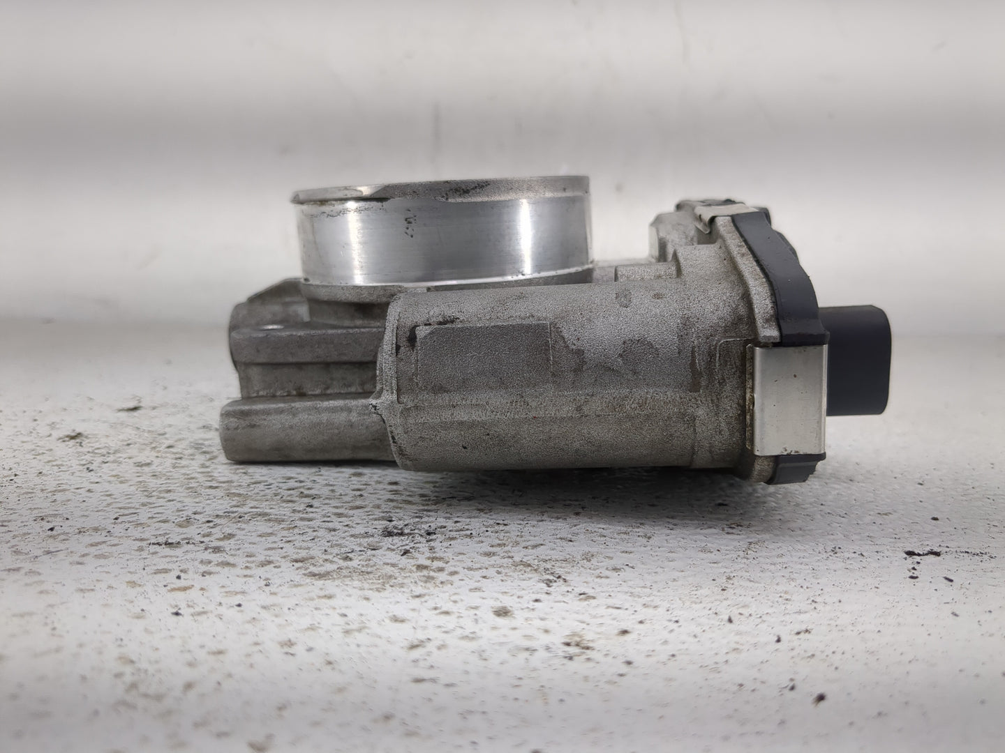 2012-2013 Kia Soul Throttle Body Fits Fits 2012 2013 2014 2015 2016 2018 2019 2020 2021 OEM Used Auto Parts - Oemusedautopar