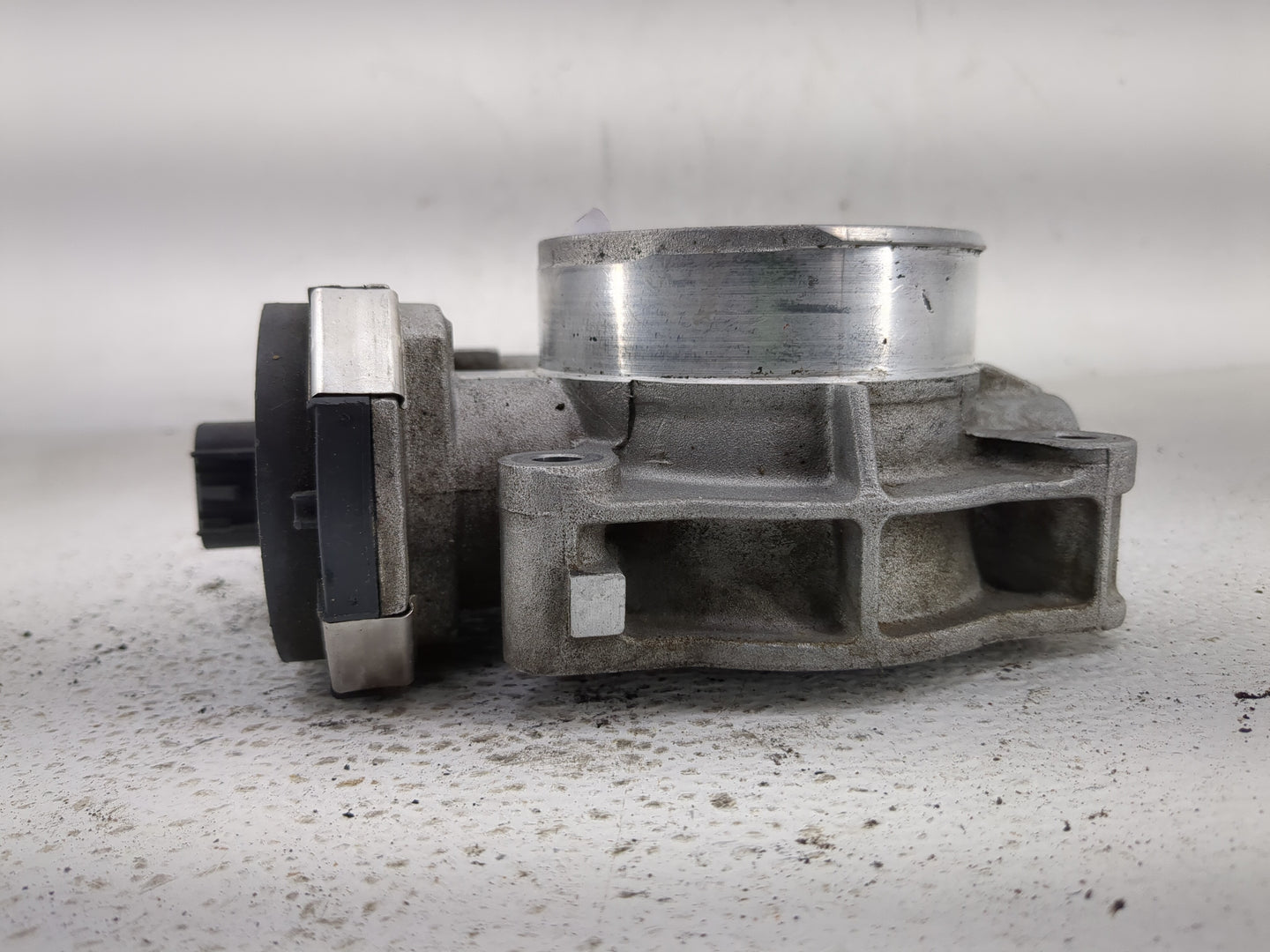 2012-2013 Kia Soul Throttle Body Fits Fits 2012 2013 2014 2015 2016 2018 2019 2020 2021 OEM Used Auto Parts - Oemusedautopar