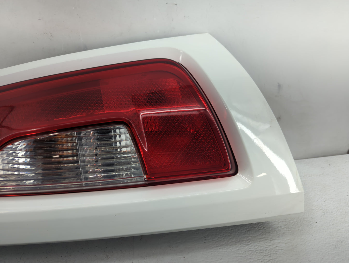 2012-2013 Kia Soul Tail Light Assembly Passenger Right OEM P/N:92402-2K5 Fits Fits 2012 2013 OEM Used Auto Parts - Oemusedau