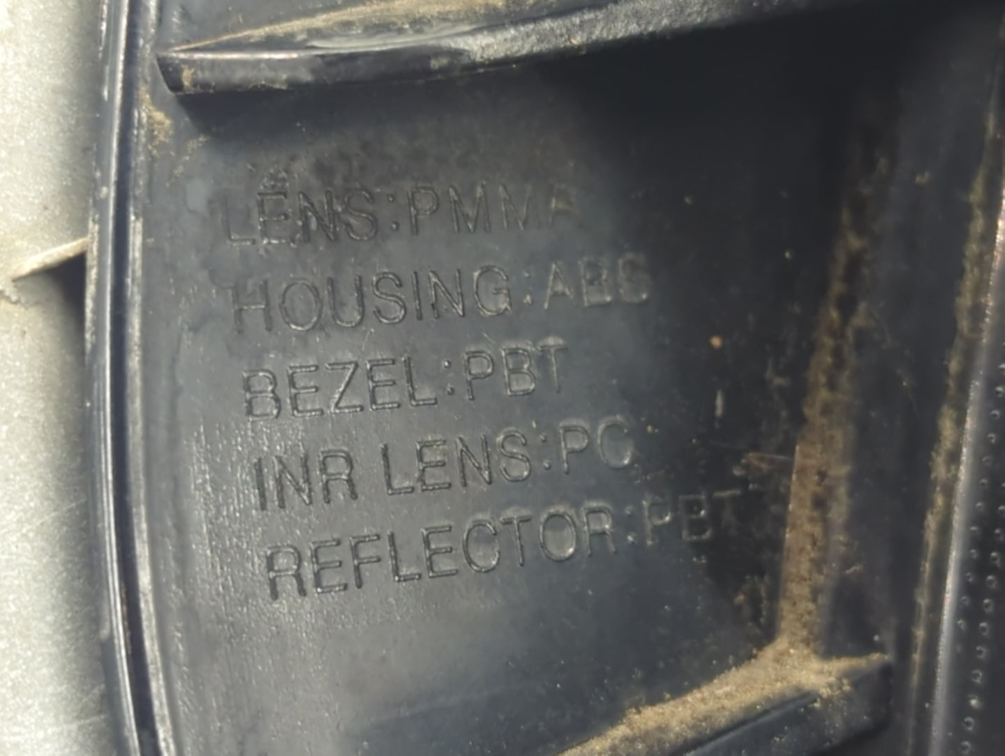 2012-2013 Kia Soul Tail Light Assembly Passenger Right OEM P/N:92402-2K5 Fits Fits 2012 2013 OEM Used Auto Parts - Oemusedau