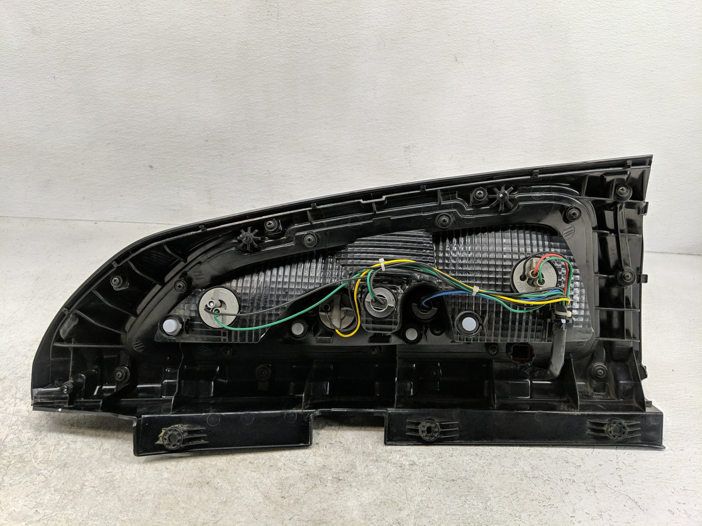 2012-2013 Kia Soul Tail Light Assembly Driver Left OEM Fits Fits 2012 2013 OEM Used Auto Parts - Oemusedautoparts1.com