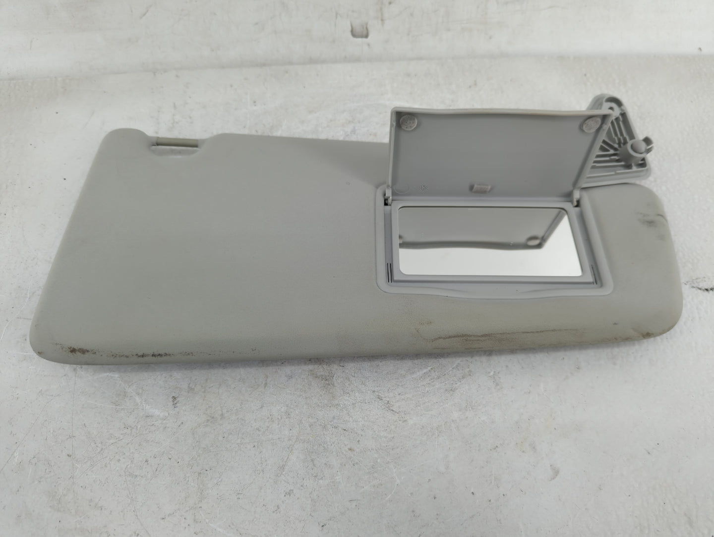 2010-2013 Kia Soul Sun Visor Shade Replacement Passenger Right Mirror Fits Fits 2010 2011 2012 2013 OEM Used Auto Parts - Oe