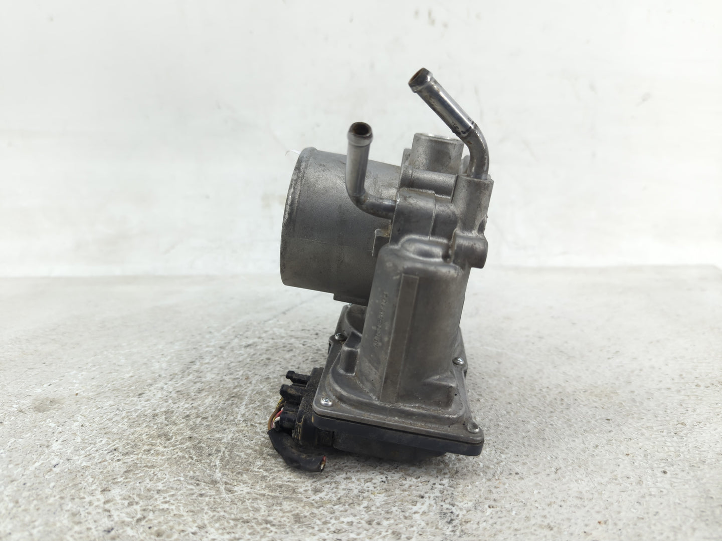 2012-2013 Kia Soul Throttle Body Fits Fits 2012 2013 2014 2015 2016 2018 2019 2020 2021 OEM Used Auto Parts - Oemusedautopar