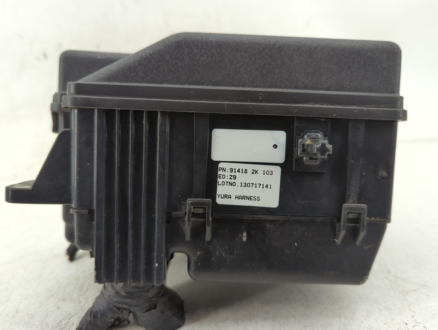 2012-2013 Kia Soul Fusebox Fuse Box Panel Relay Module P/N:91418 2K103 Fits Fits 2012 2013 OEM Used Auto Parts - Oemusedauto
