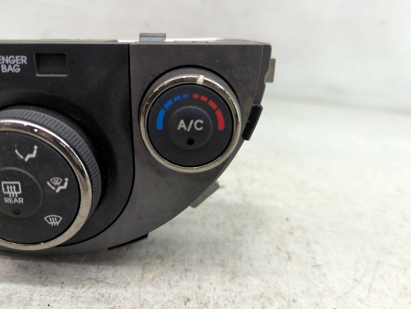 2012-2013 Kia Soul Climate Control Module Temperature AC/Heater Replacement P/N:97250-2KXXX Fits Fits 2012 2013 OEM Used Aut